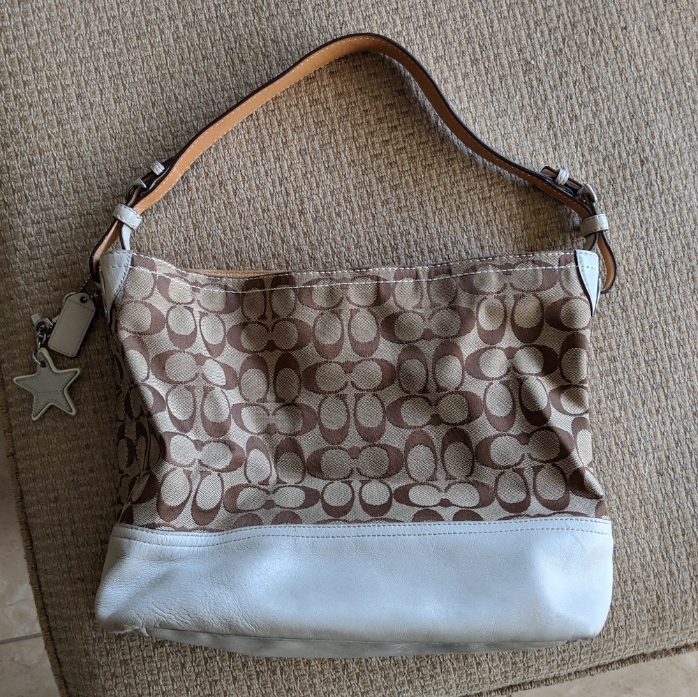 Coach Purse White Genuine Leather W Keychain - Picture 2 of 7